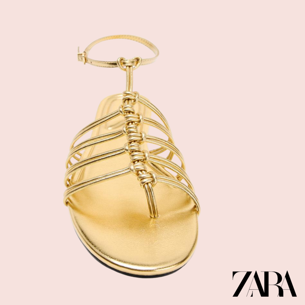 Sandalias doradas Zara vista trasera